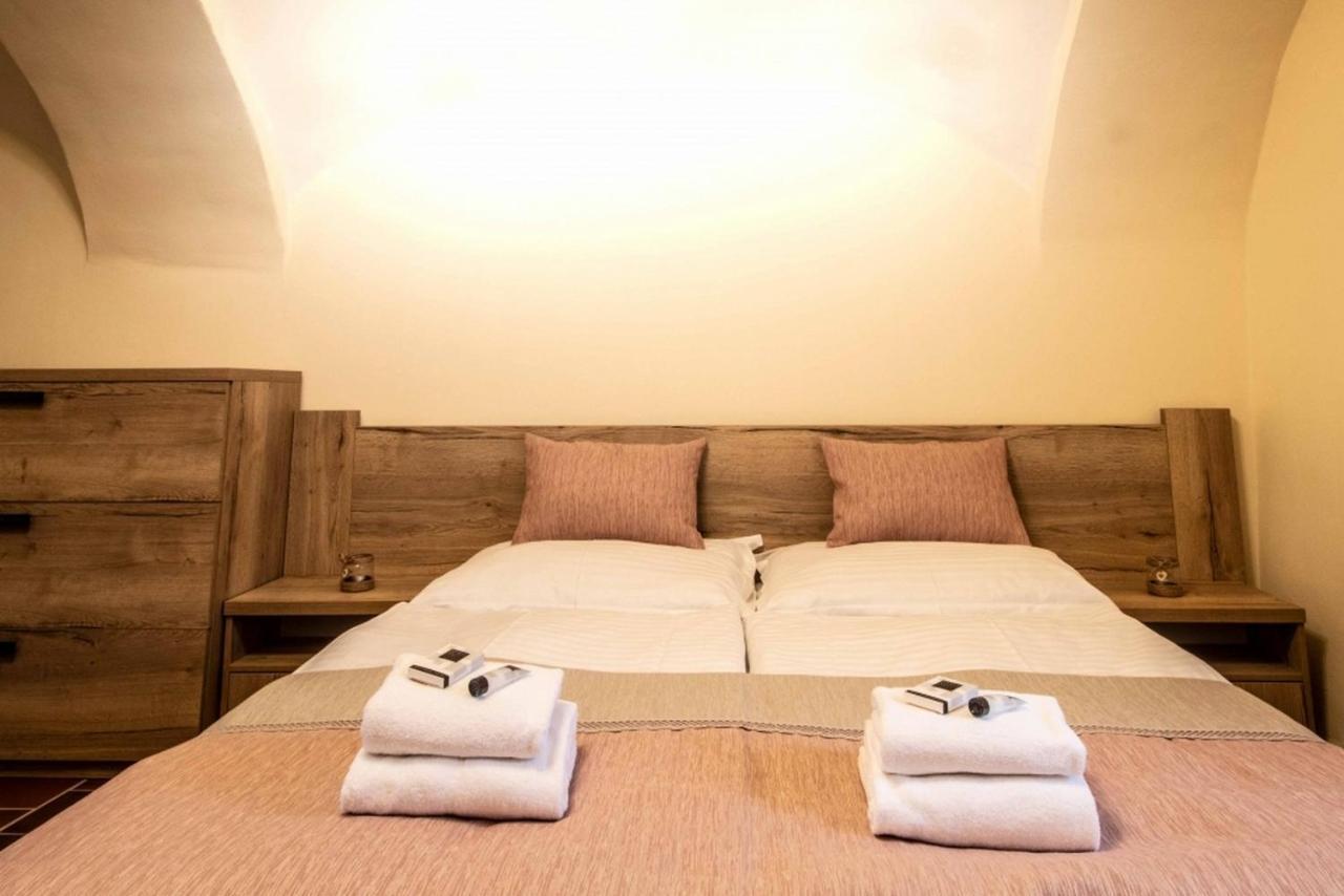 Residence Tvrz Skocice Bagian luar foto
