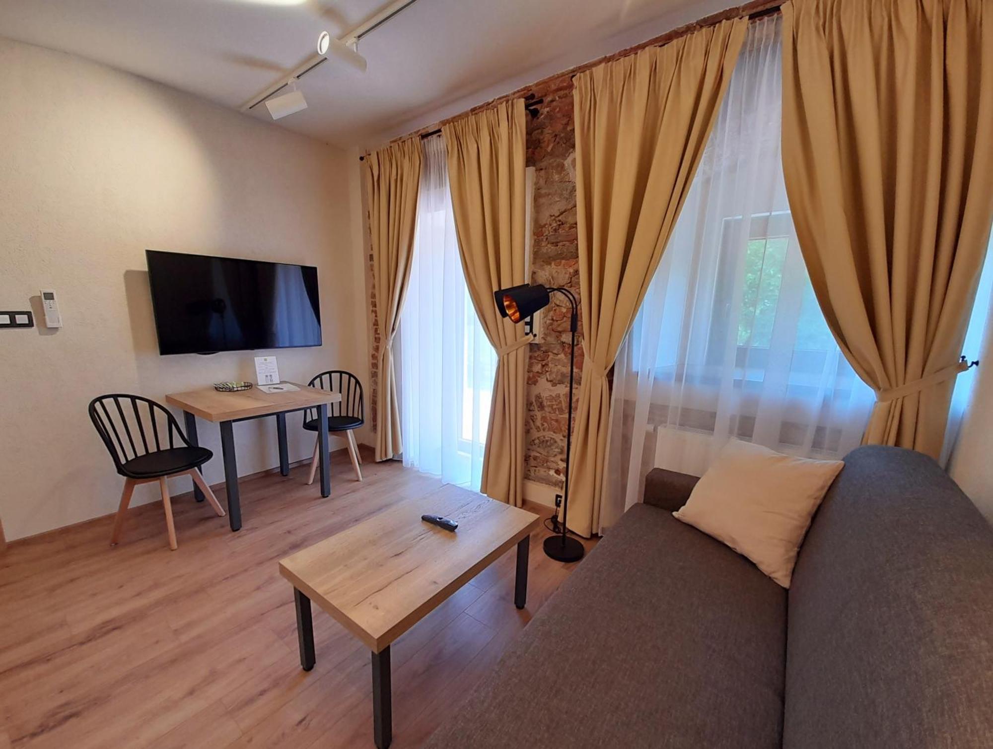 Residence Tvrz Skocice Bagian luar foto