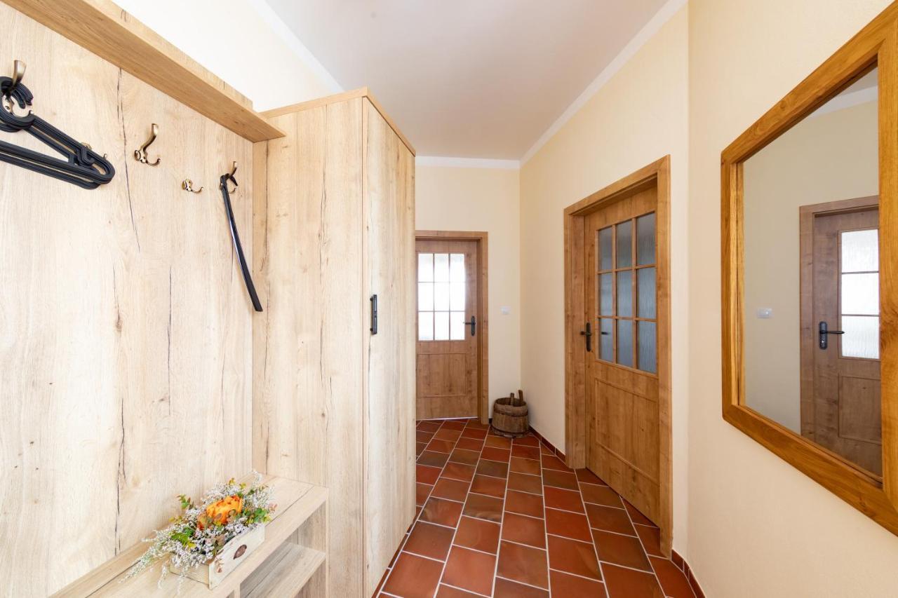 Residence Tvrz Skocice Bagian luar foto