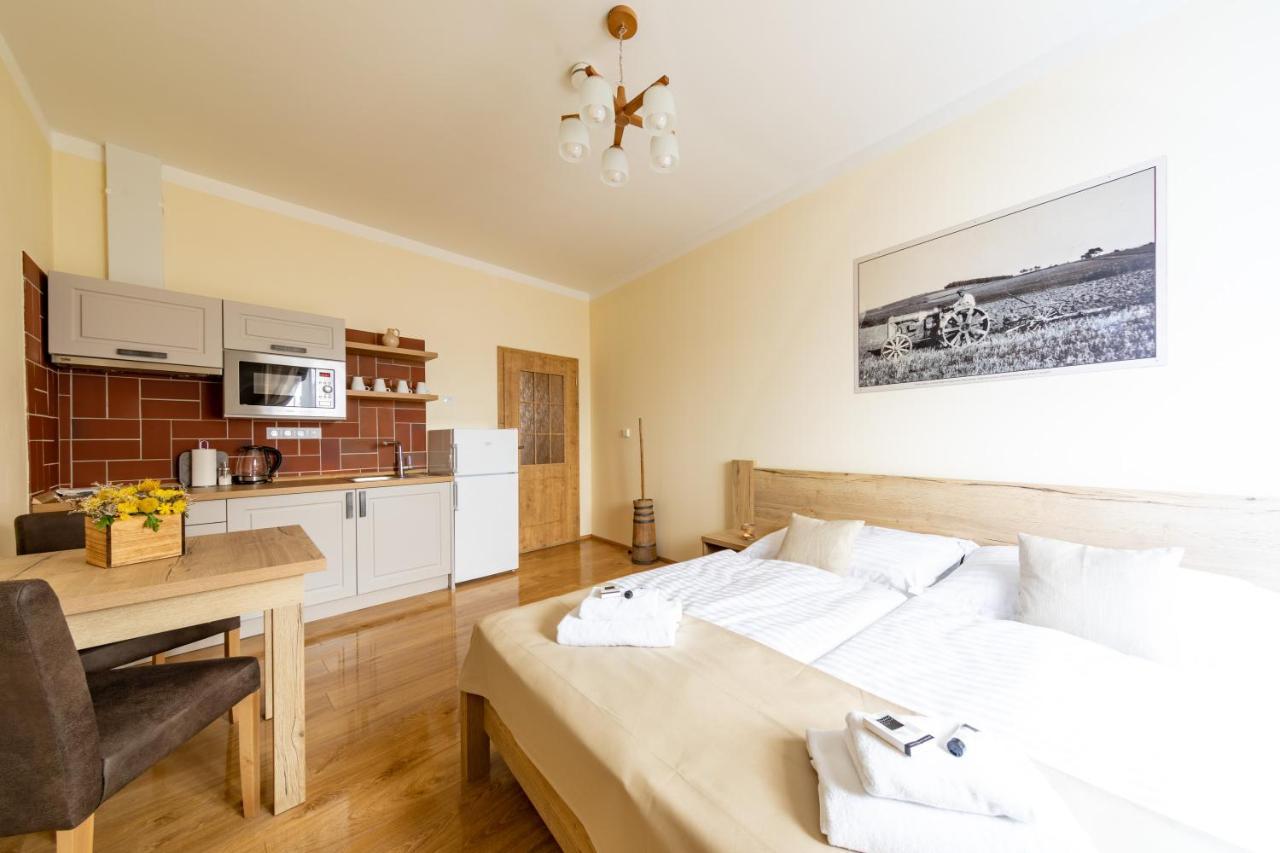 Residence Tvrz Skocice Bagian luar foto