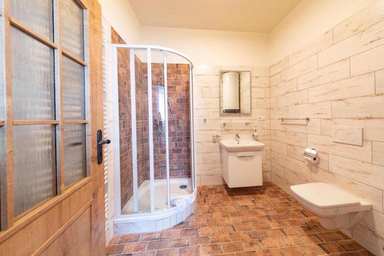 Residence Tvrz Skocice Bagian luar foto